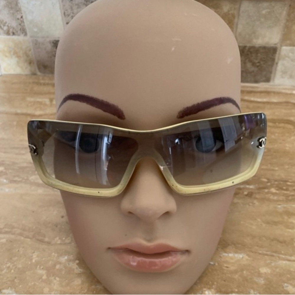 AUTHENTIC Chanel medium size sunglasses yellow